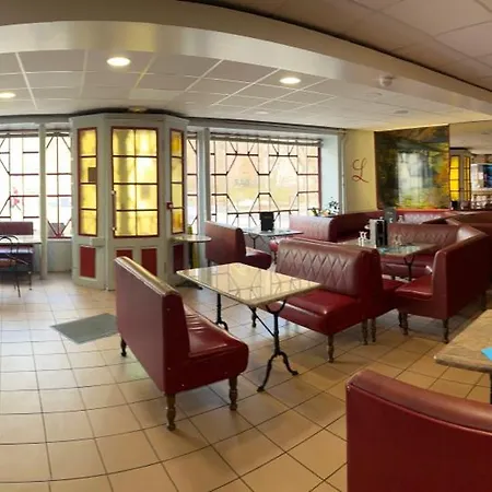 Logis Restaurant Des Voyageurs 호텔 2*
