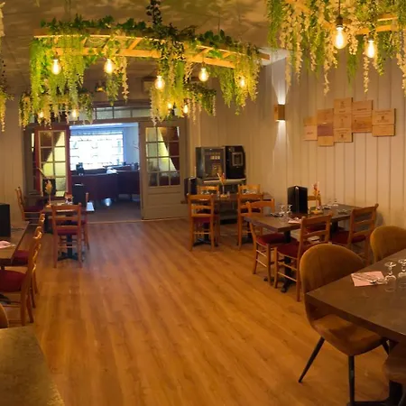 Logis Restaurant Des Voyageurs 호텔 Saint-Paulien